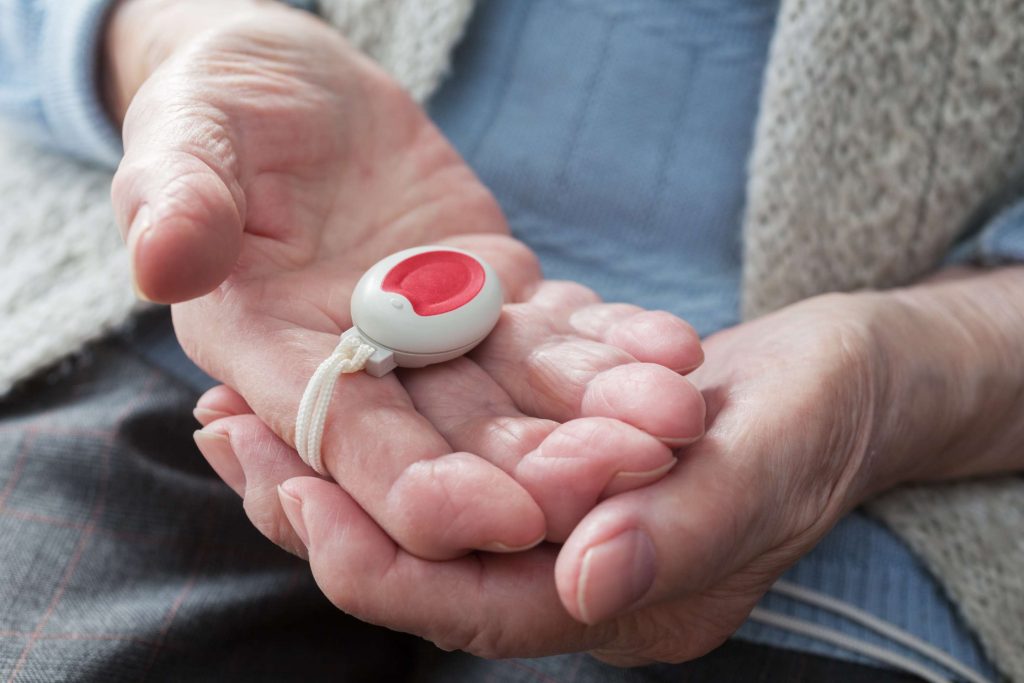 Le bracelet de sécurité GPS : une solution pour les personnes atteintes d' Alzheimer?